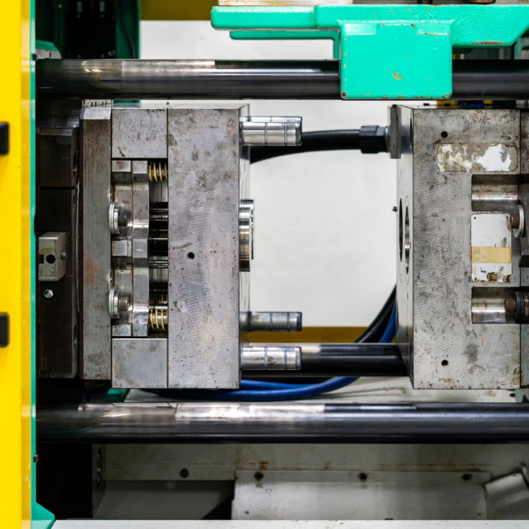 Técnico/a en Moldeo por Inyección – 3 Turnos /Injection Molding Technician – 3 Shifts