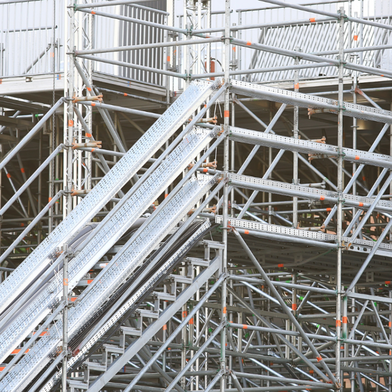 Trabajador/a metálico estructural/ Soldador/a /Structural Metalworker / Welder